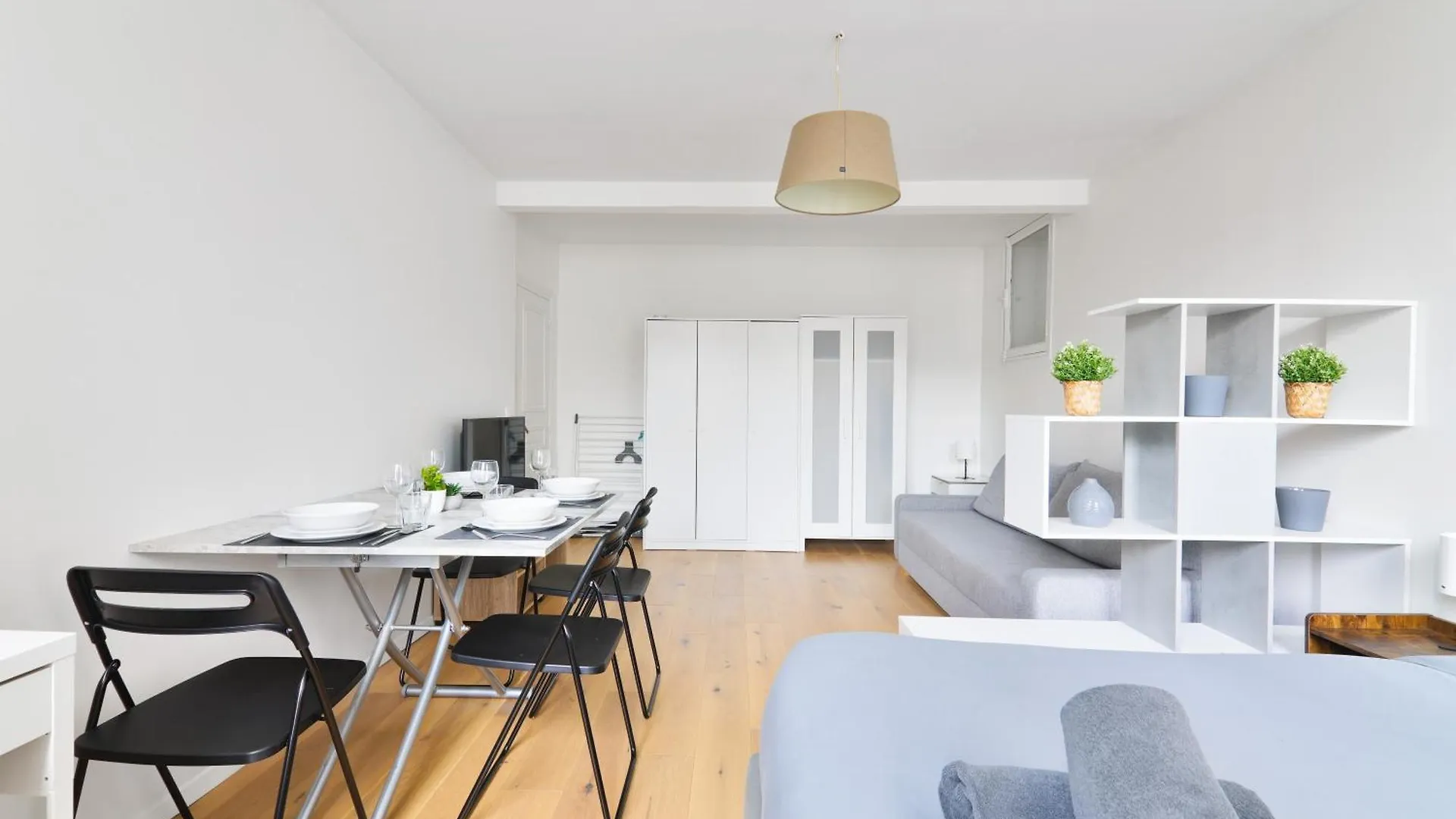 - Quartier Champs-elysees 5 Free Netflix Apartment Paris
