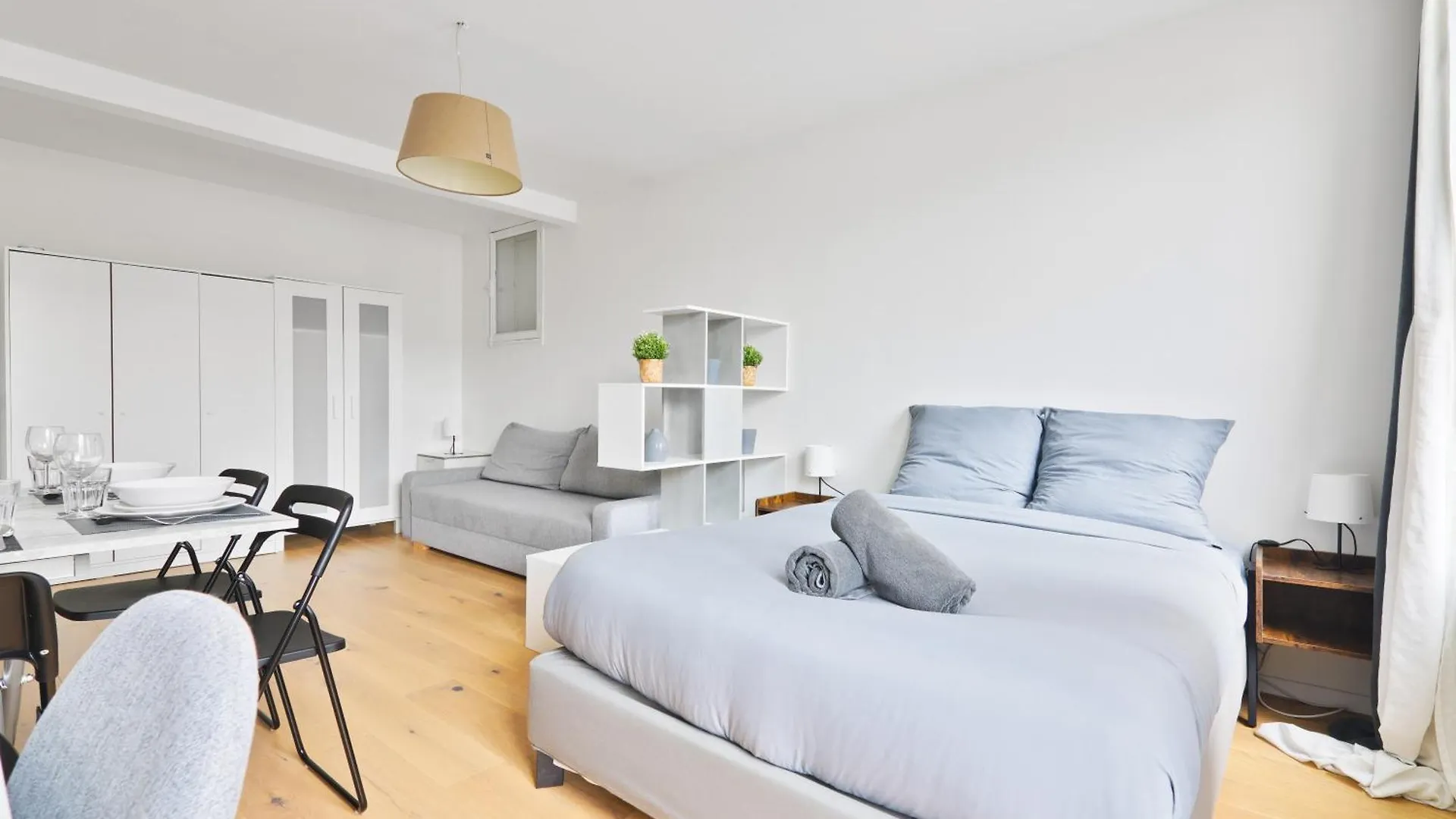 - Quartier Champs-elysees 5 Free Netflix Apartment